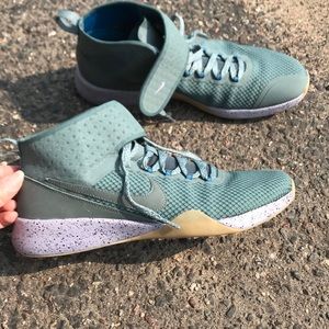 Weight training Nike’s